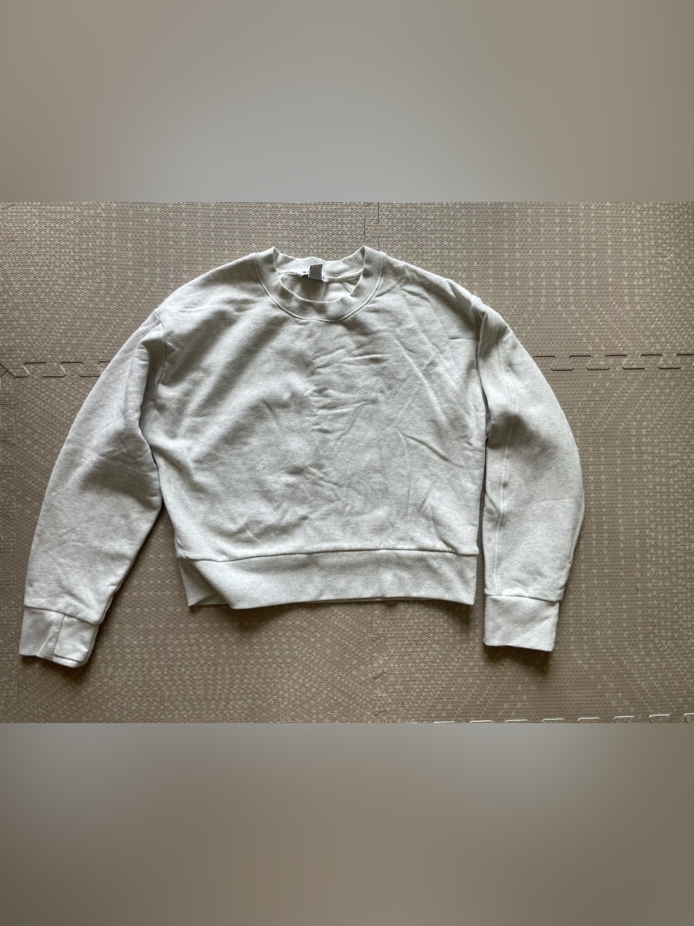Athleta Women’s Crewneck Sweatshirt - Light Gray Size Medium